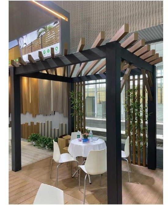 WPC pergola u vrtu
